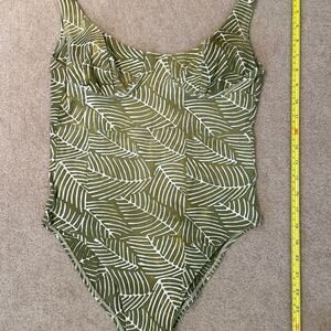 Ruby Swimwear One Piece Bodysuit Size Medium Olive Fern Leaf Print Underwire